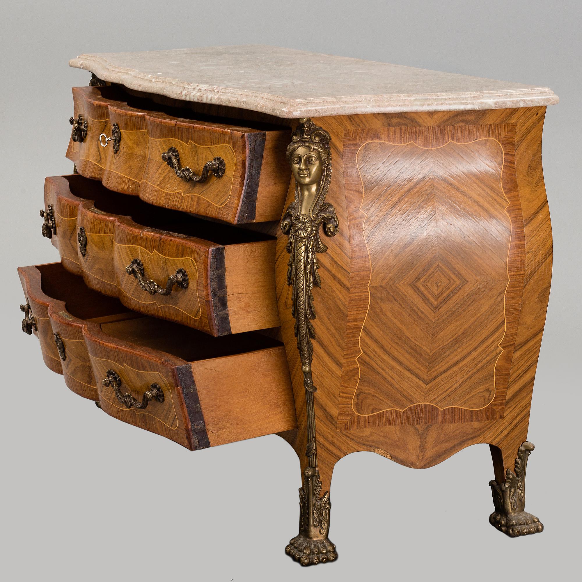 A Régence-style commode, second half of the 20th century.