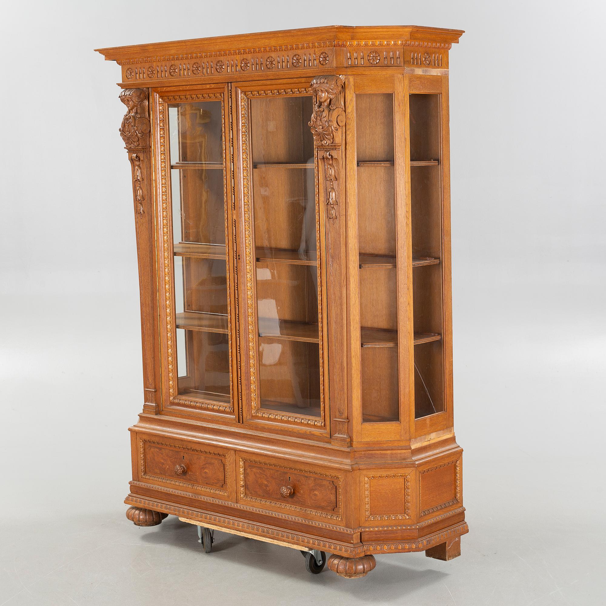 A renaissance revival cabinet, around the year 1900.