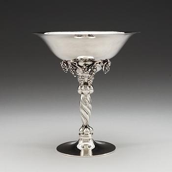 GEORG JENSEN, praktskål på fot, Köpenhamn 1918.