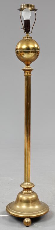 GOLVLAMPA, 1900-talets mitt.