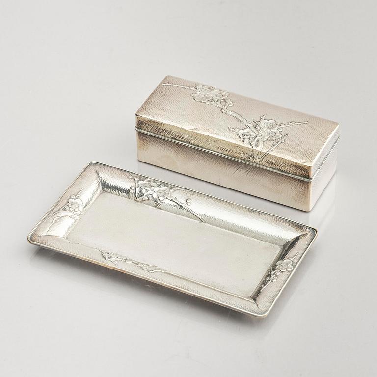 A Japanese five-piece silver garniture, Asahi, early 20th century.