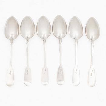 Six Russian silver dinner spoons, mark of Chlebnikov, Moscow, 1908–1926.