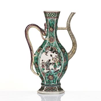 A famille verte ewer, Qing dynasty, Kangxi (1662-1722).