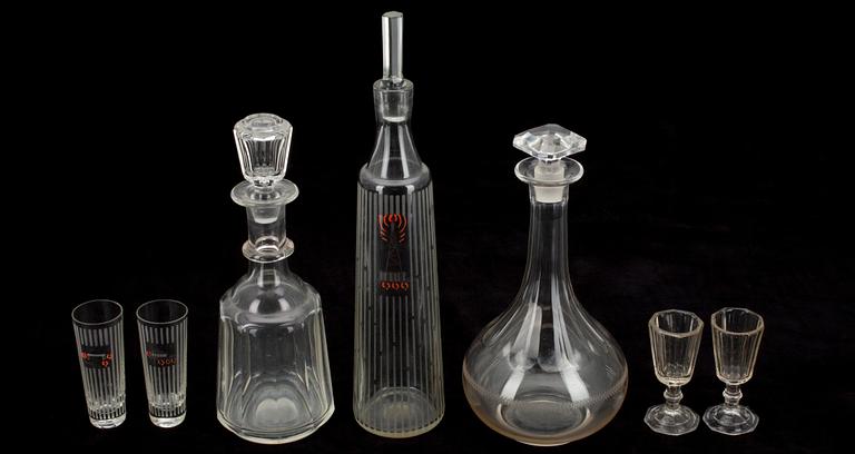 KARAFF samt GLAS, 2 st, Sovjet Unionen 1900-talets mitt. KARAFFER, 2 st, samt GLAS, 2 st, 1900-talets början.