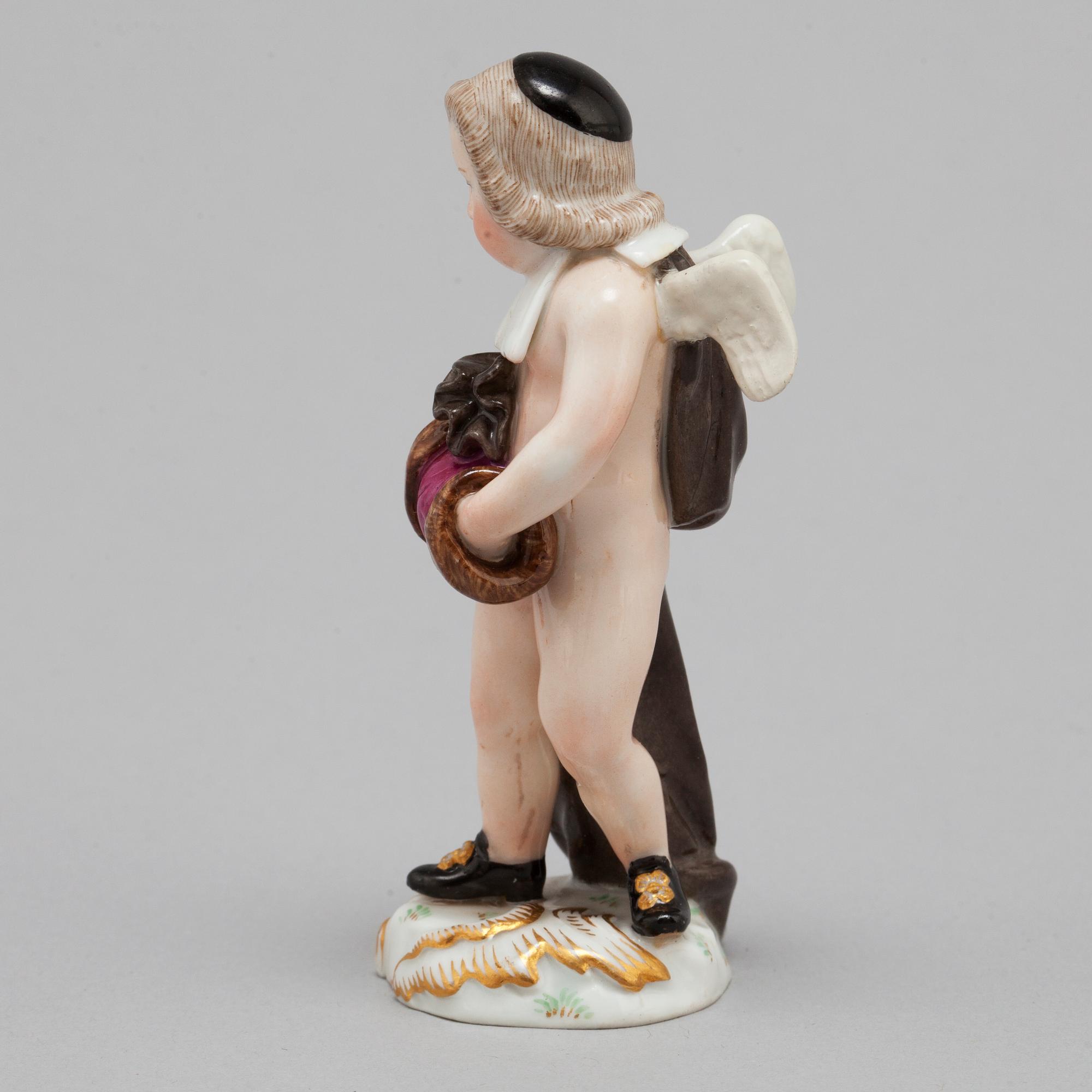 A MEISSEN PORCELAIN FIGURE, fist half of the 20th century.
