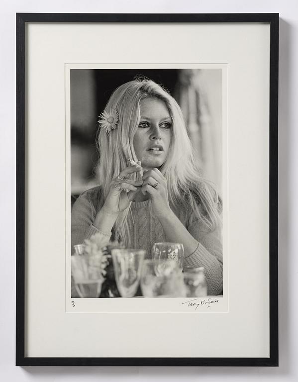 Terry O'Neill, "Brigitte Bardot, Deauville, 1968".