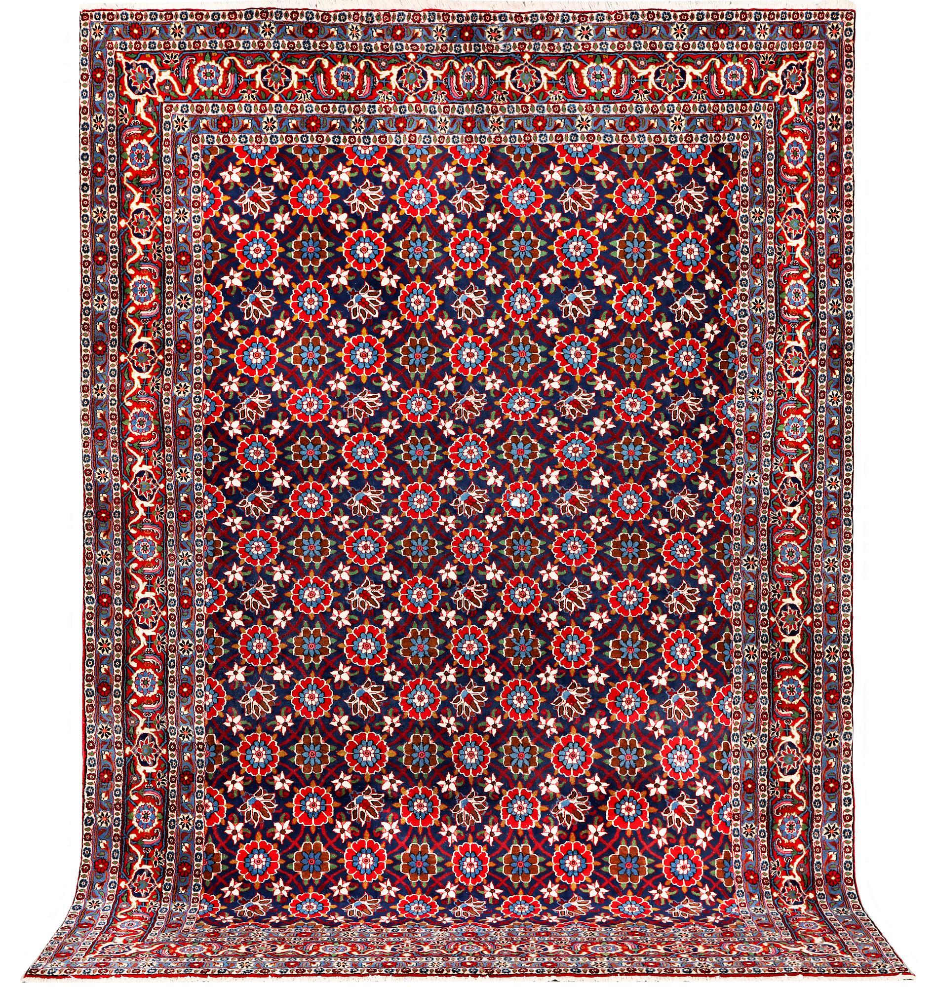 A semi-antique Varamin carpet, a. 339 x 233 cm.