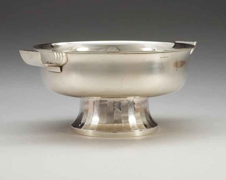 A silver bowl possibly designed by Sylvia Stawe, C.G Hallberg Stockholm 1930.