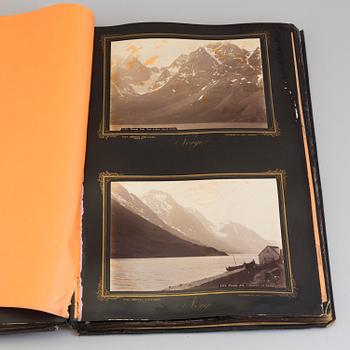 AXEL LINDAHL, album med albuminfotografier med motiv från Norge, 1800-tal.