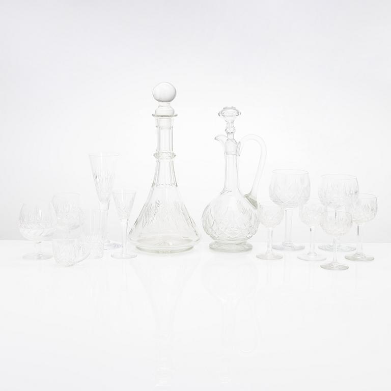 Glasservis, 110 delar, Riihimäen Lasi, Leo-, Yrjö- och Aino-serie, 1900-talets mitt och senare hälft.
