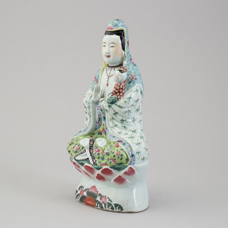 A chinese porcelain figure, probably late 19th century.