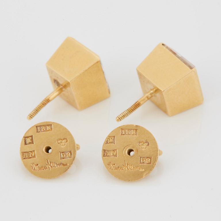 Wiwen Nilsson, a pair of 18K gold ear-studs, Lund, Sweden 1970.