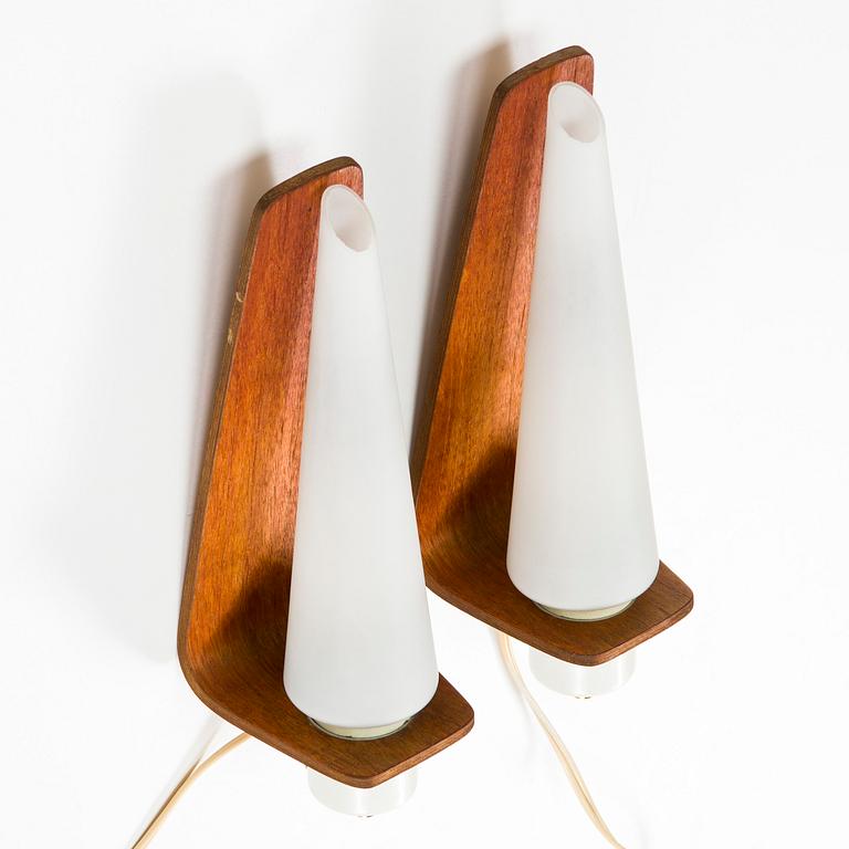 A pair of 1950s Wall lamps.