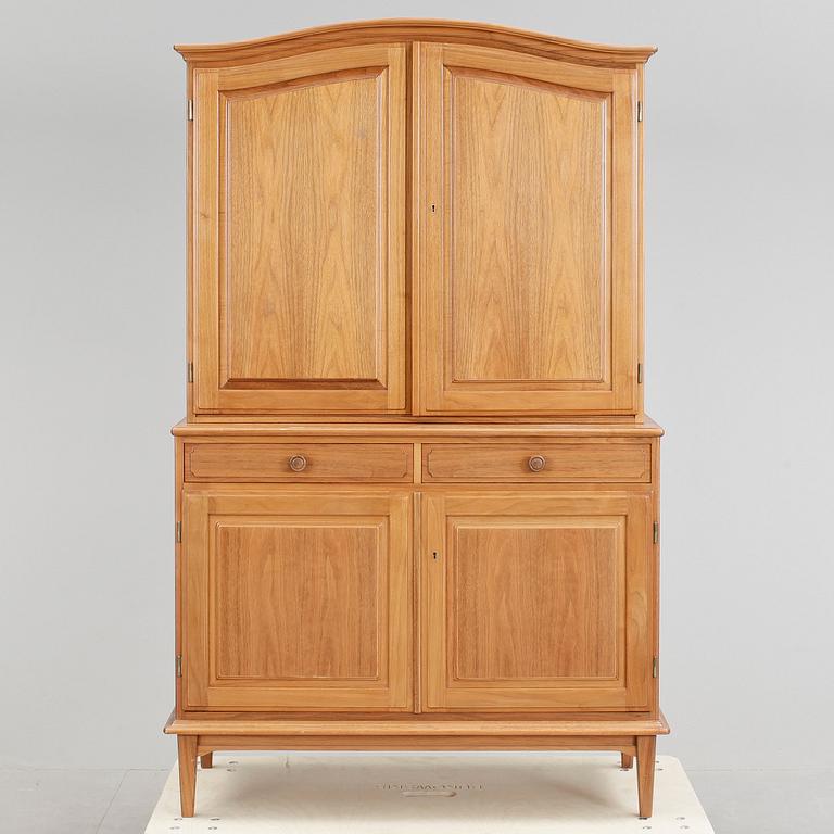 SKÅP, möjligen Carl Malmsten design, 1900-talets mitt.