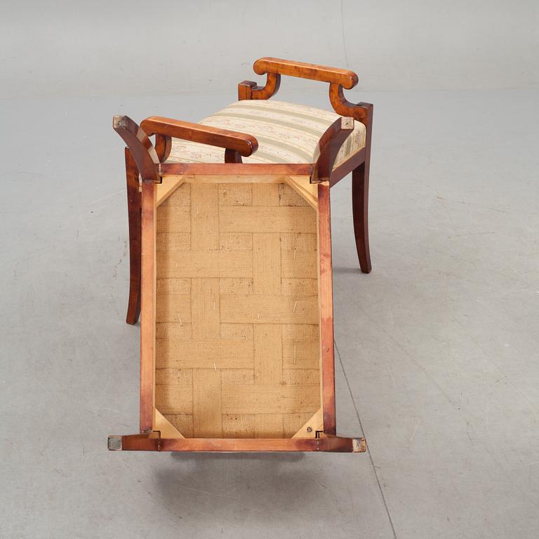 TABURETTER, ett par. Karl Johanstil, 1900-tal.