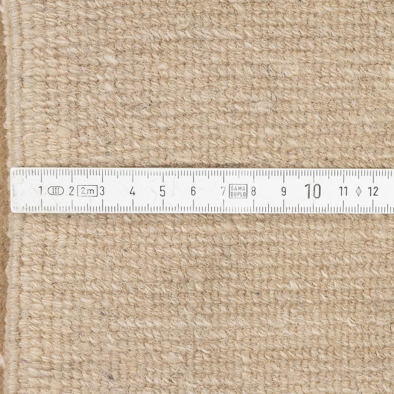 Carpet, The Rug Company, approx. 474 x 415 cm.