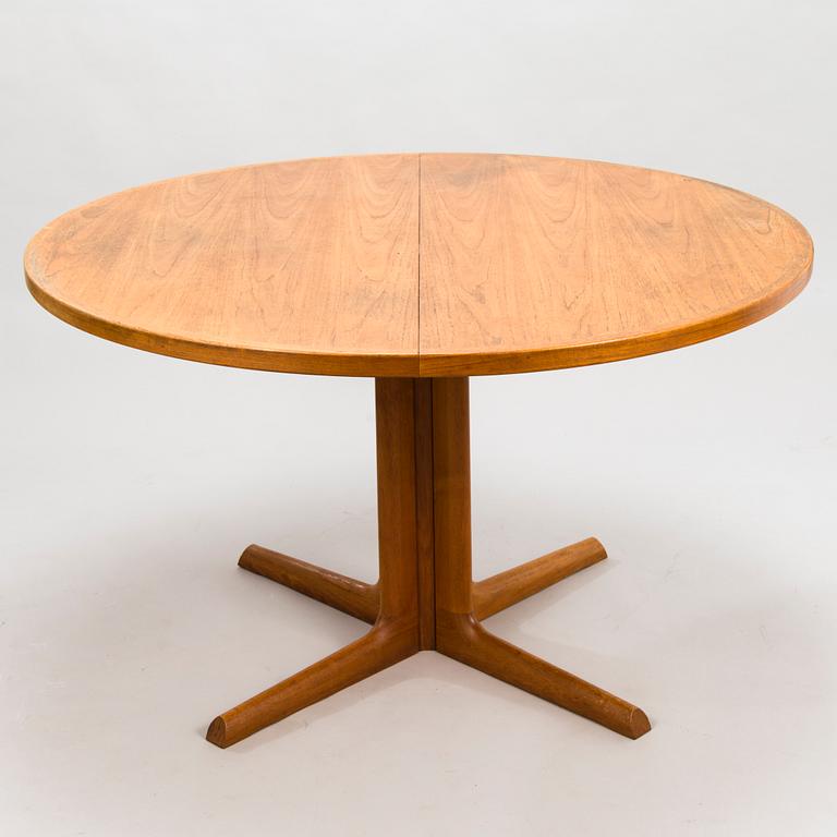 NIELS OLE MØLLER, A mid-20th-century extending dining table for Gudme Möbelfabrik, Denmark.