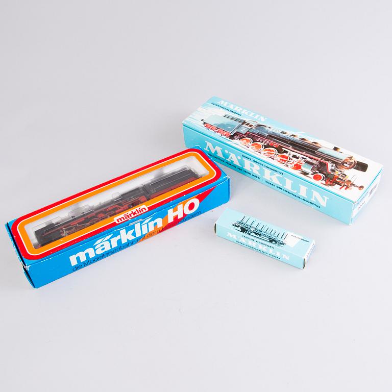MÄRKLIN, sähkövetureita, 2 kpl ja vaunu, Saksa.