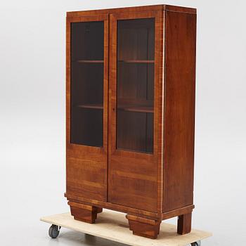 A display cabinet from the 1930's-/40's.