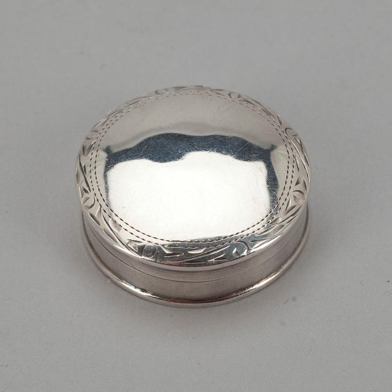 PILLERDOSA, silver, märkt 925. Vikt ca 11,2 g.