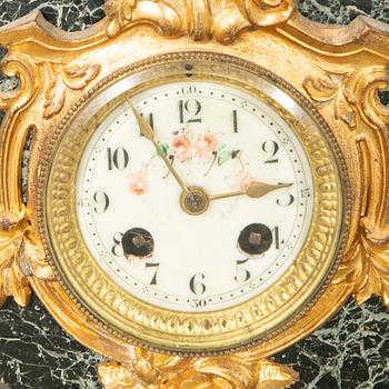 Bordsgarnityr 3 dlr Louis XV-stil 1900-talets första hälft.