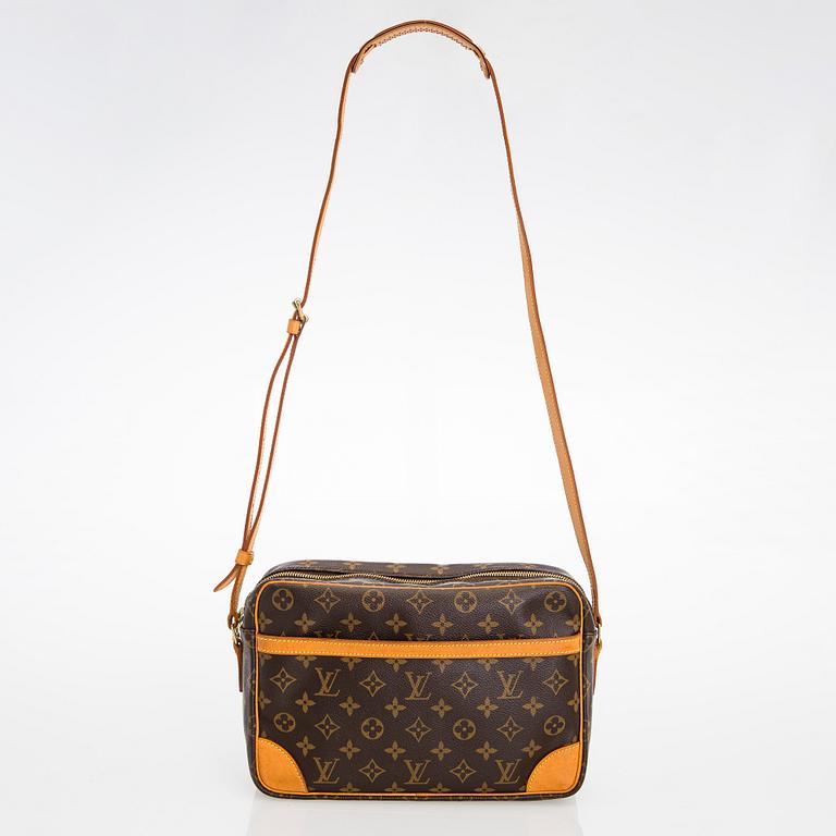 Louis Vuitton, a Monogram 'Trocadero 30' Bag.