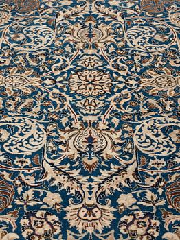 A CARPET, a semi-antique Esfahan/Nain, ca 250 x 169,5 cm (as well as the ends have 2 cm flat weave).