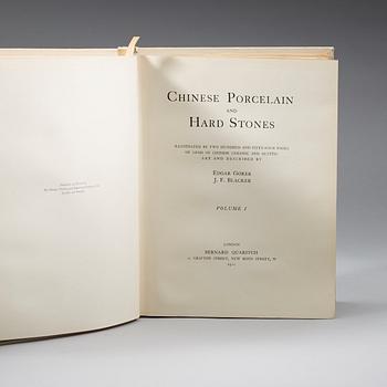 BÖCKER, 2 volymer. GORER, Edgar and J.F. BLACKER. Chinese Porcelain and Hard Stones. London: B Quaritch, 1911.