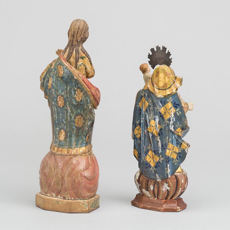 A set of two South American figurines, 18/19th century.