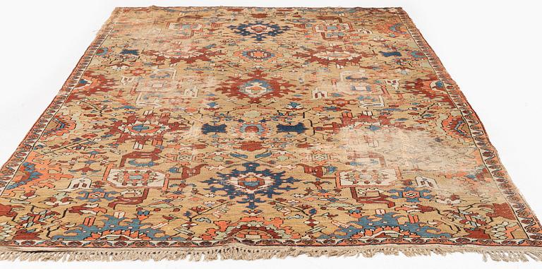 An antique Bakshaish carpet, c. 337 x 214 cm.