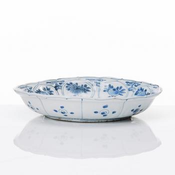 A blue and white kraak dish, Ming dynasty, Wanli (1572-1620).