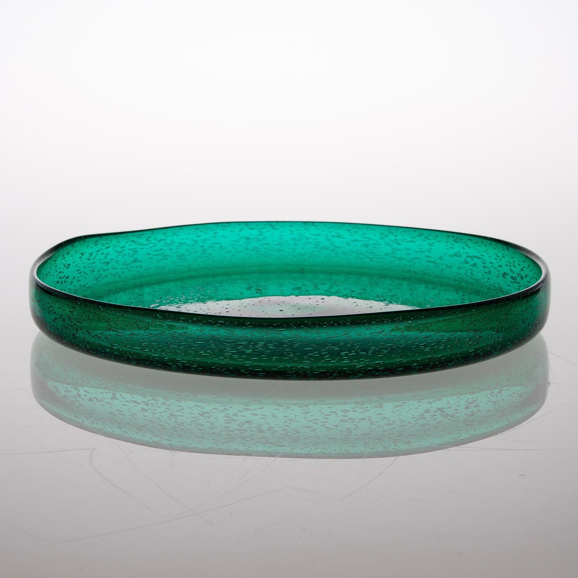 ARNE JON JUTREM, A 1960s Grønland Glass Dish, signed Hadeland 4021. Norway.