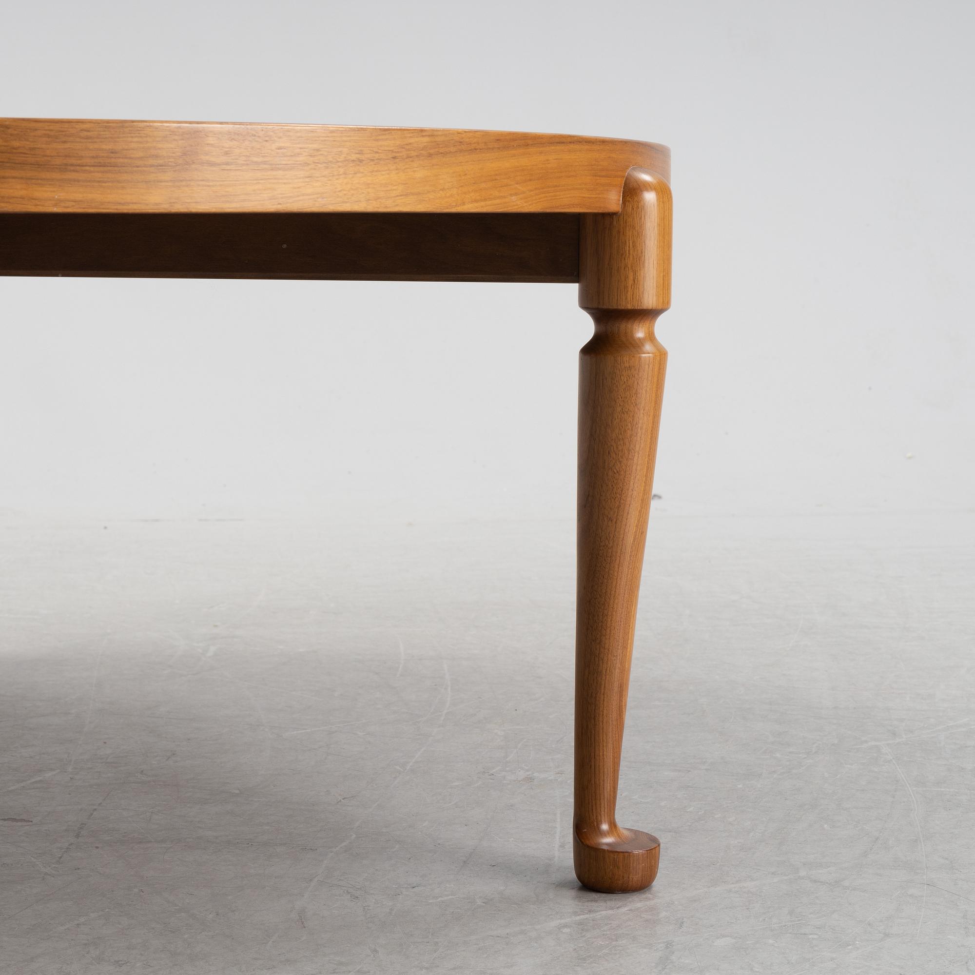 Josef Frank, soffbord, modell 2139, Firma Svenskt Tenn, formgivet 1952.