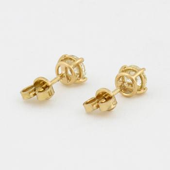 ÖRHÄNGEN, med briljantslipade diamanter totalt cirka 1.25 ct.