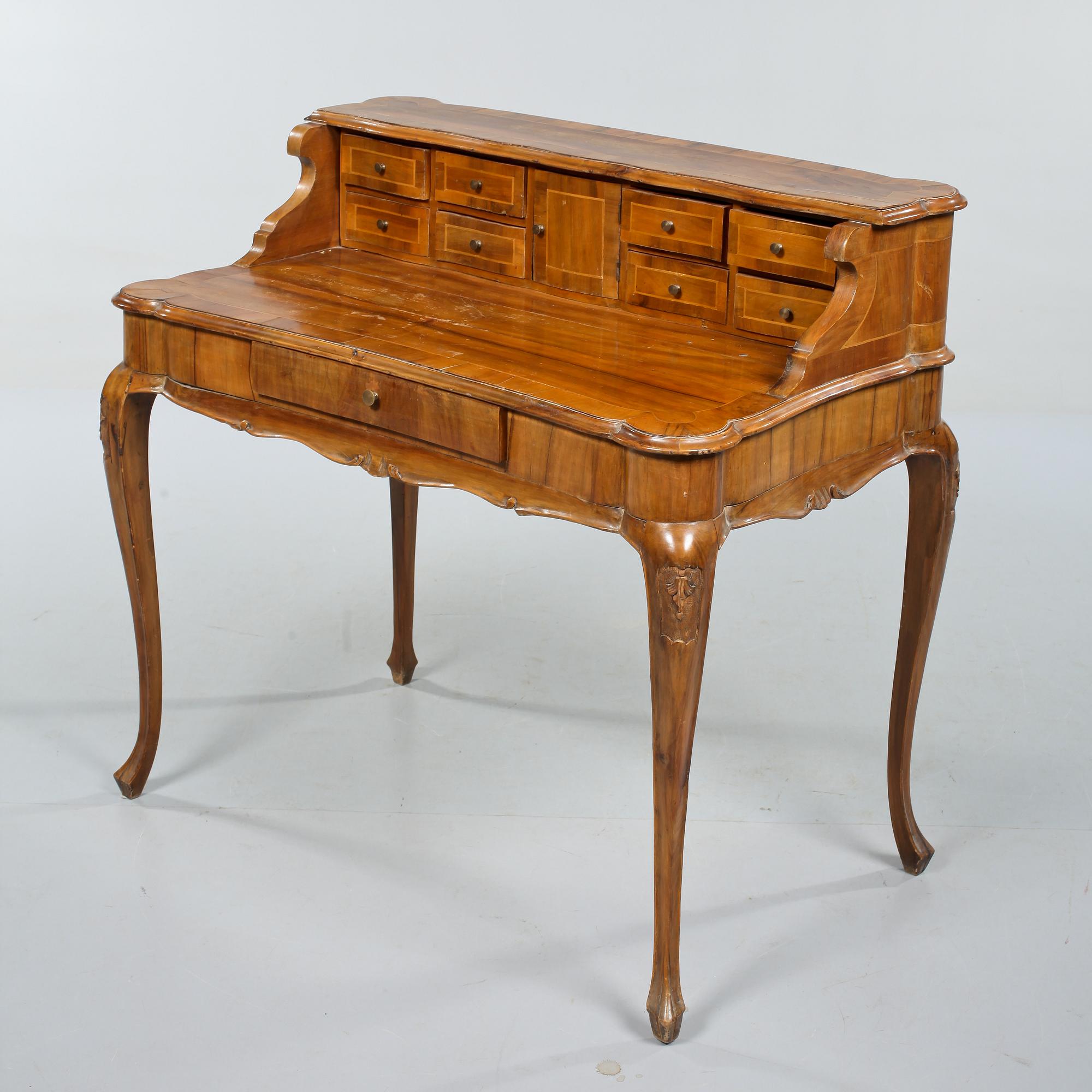 SKRIVBORD, rokokostil, 1900-talets första hälft.