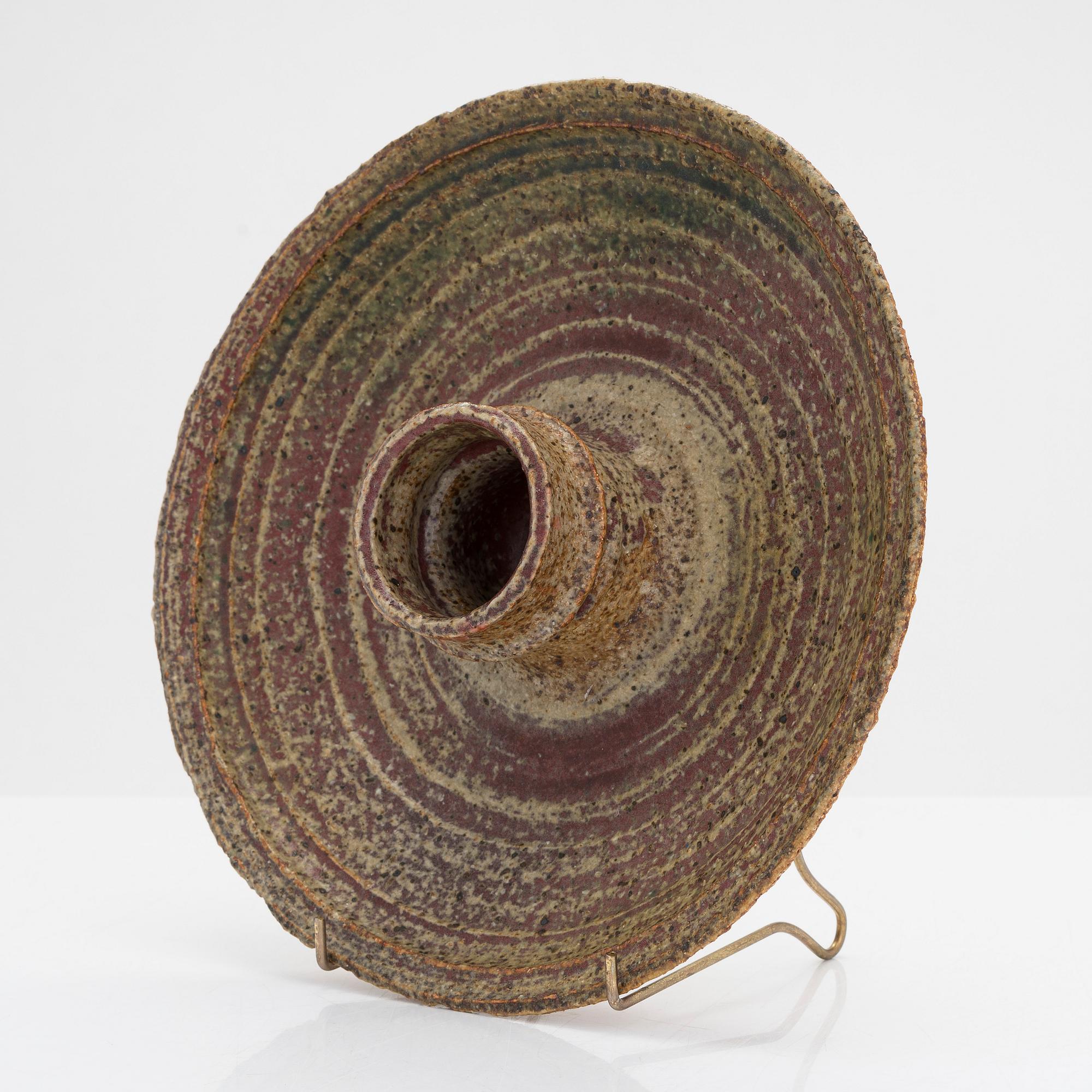 Raija Tuumi, kynttilänjalka, samotti, signeerattu RT, ARABIA 1971.