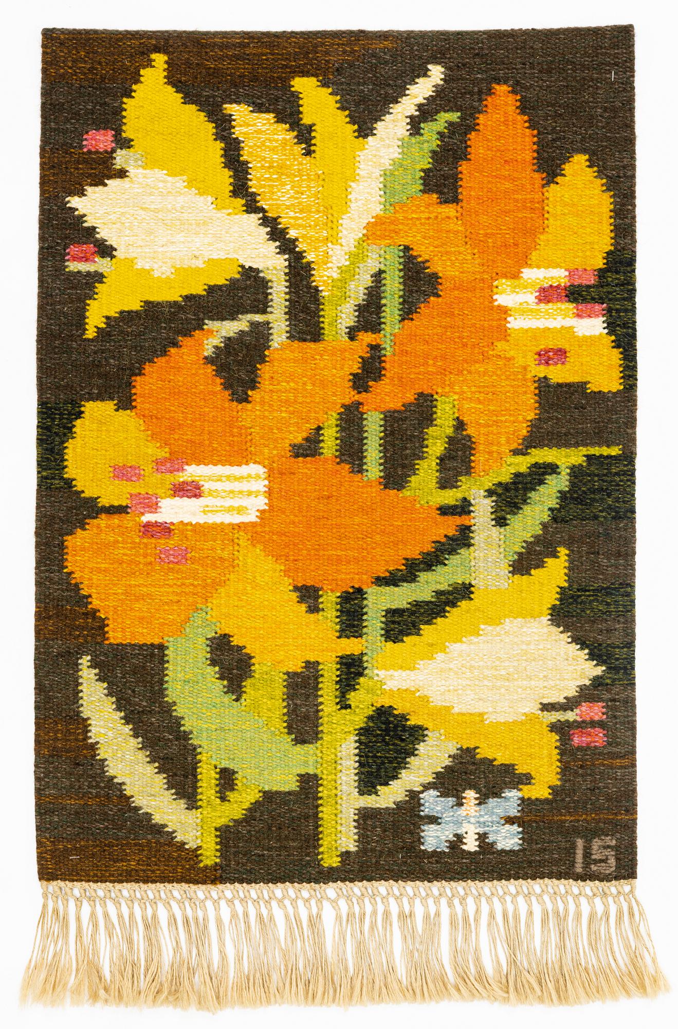 Ingegerd Silow, väggbonad, rölakan, "Liljer", Axeco, signerad IS, 81 x 56 cm.
