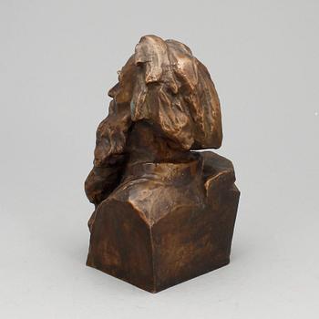 OKÄND KONSTNÄR, byst, brons, bär oidentifierad signatur. Ryssland.
