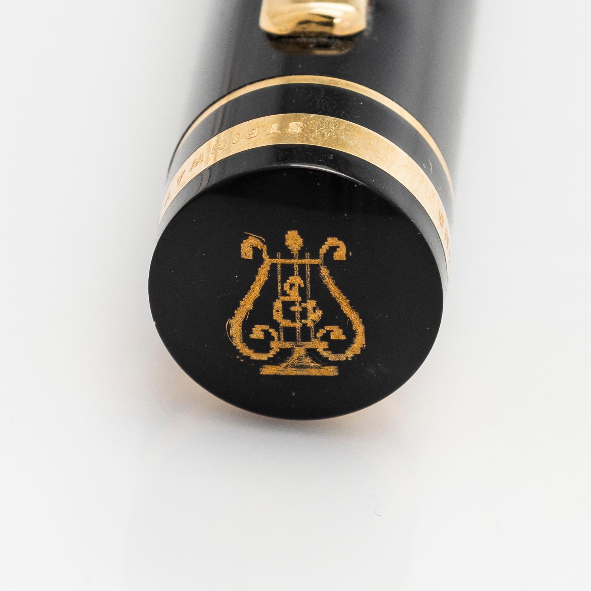 Conway Stewart, a fountain pen, 'Steinway & Sons'.