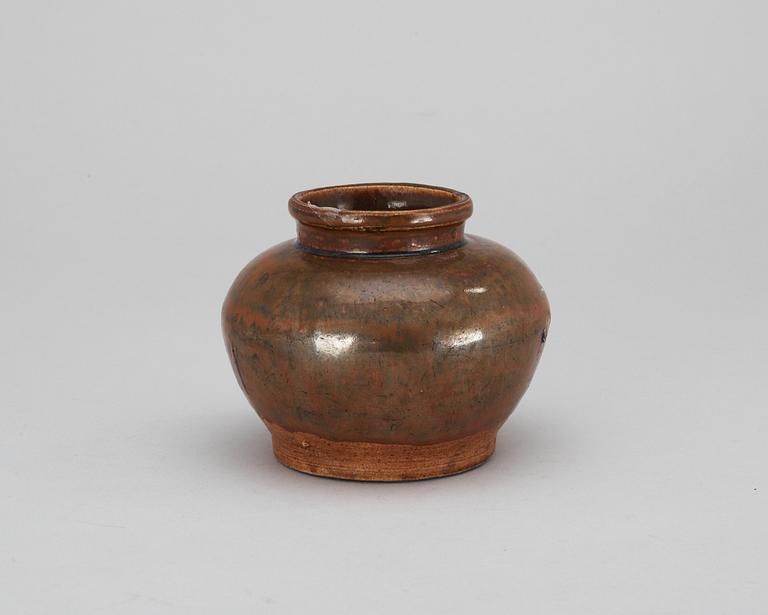A brown glazed jar, Song dynasty.