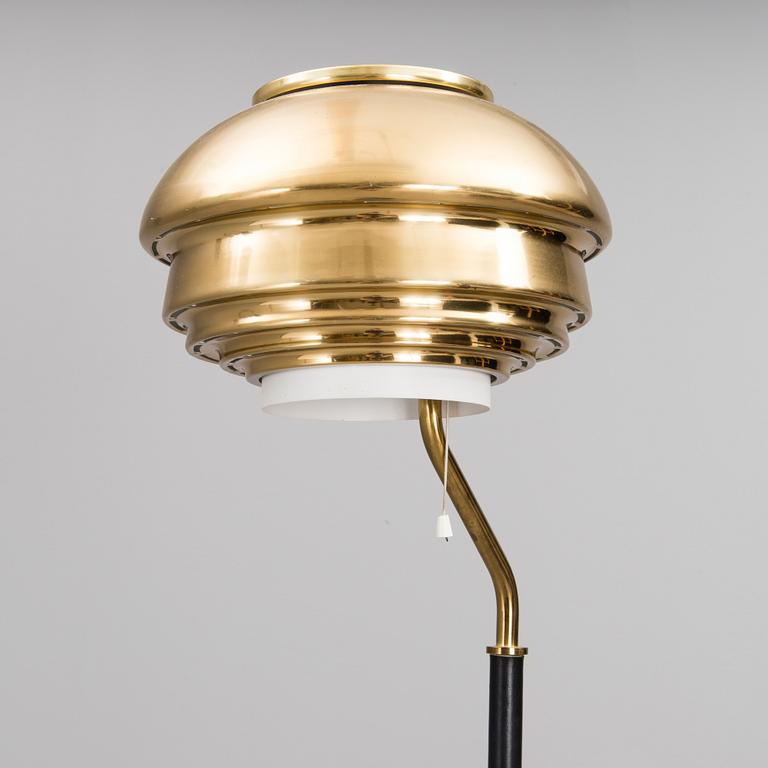 Alvar Aalto, Golvlampa, modell A808, 1970-talets mitt.