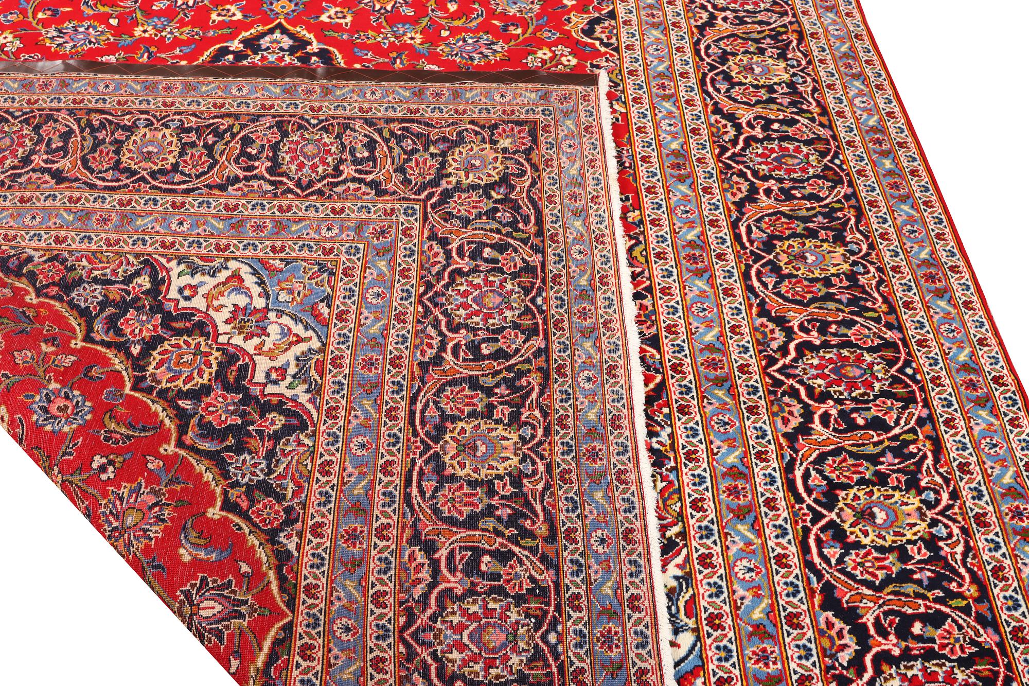 A Keshan carpet, c. 330 x 245 cm.