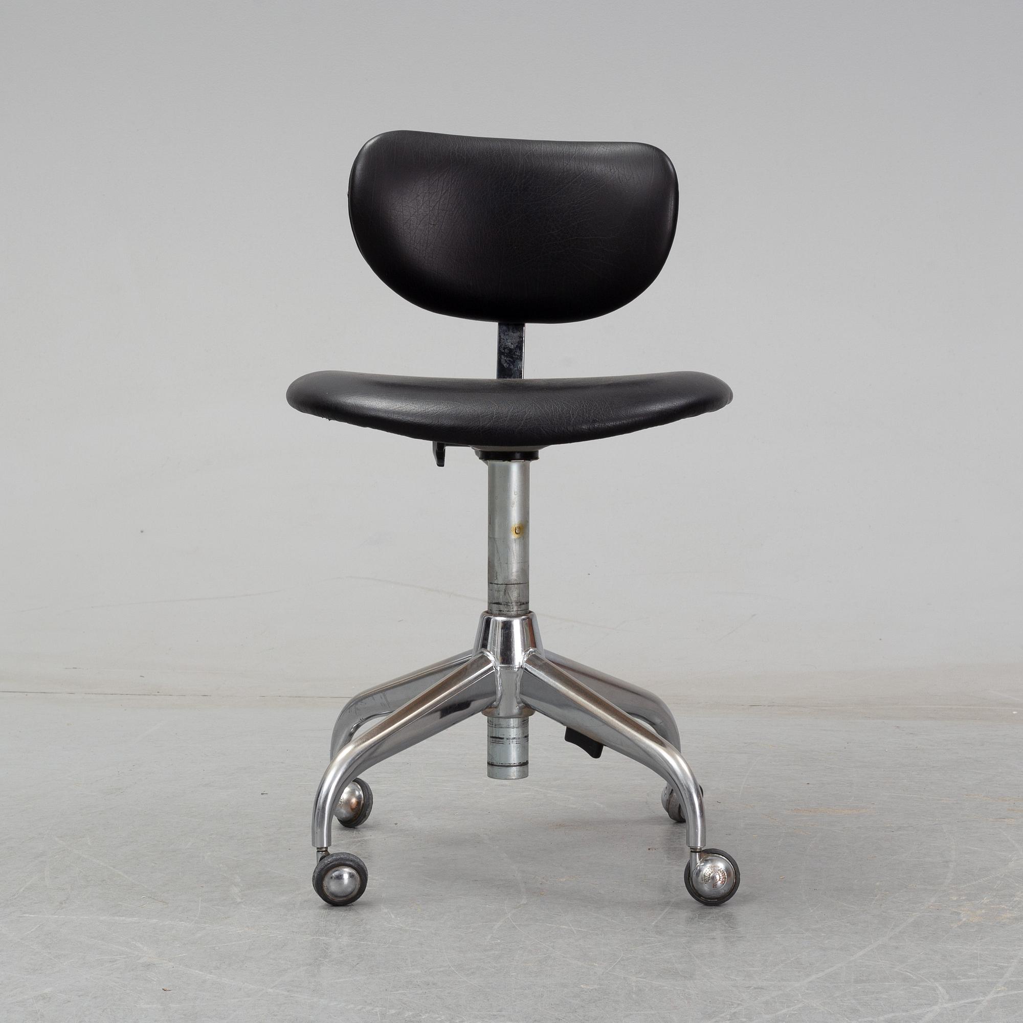 A swivel chair,  Lindqvist, Motala, mid 20th Century.