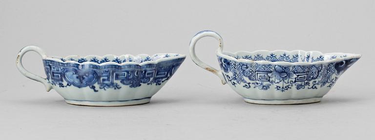 SÅSSNIPOR, 2 st, porslin, Qianlong, Kina 1700-tal.