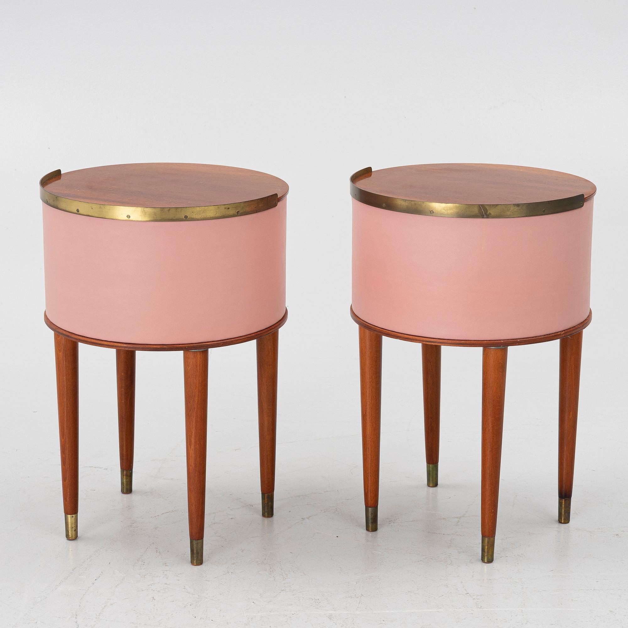 A pair of bedside tables, a pair, Halvdan Petterssons Möbelfabrik, Tibro, mid-20th century.