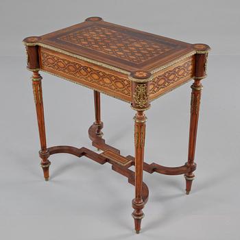 BORD, Louis XVI-stil, 1900-talets första hälft.