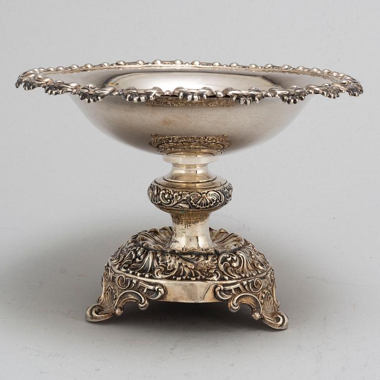 Fredrik & Wilhelm Zethelius, skål/tazza, silver, Stockholm 1842. Nyrokoko.