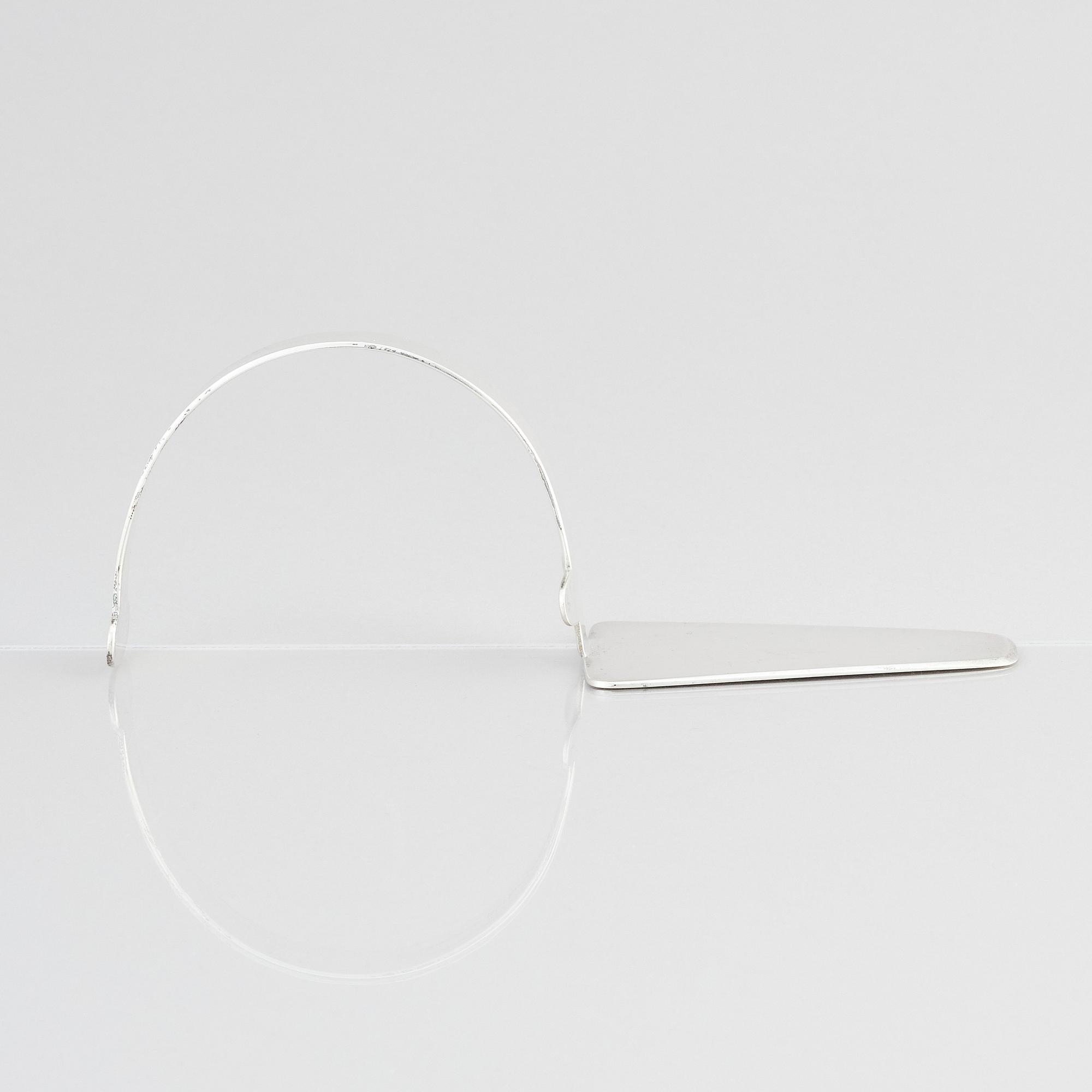 Anna-Stina Åberg, a sterling silver cake server, Nyköping 2003.