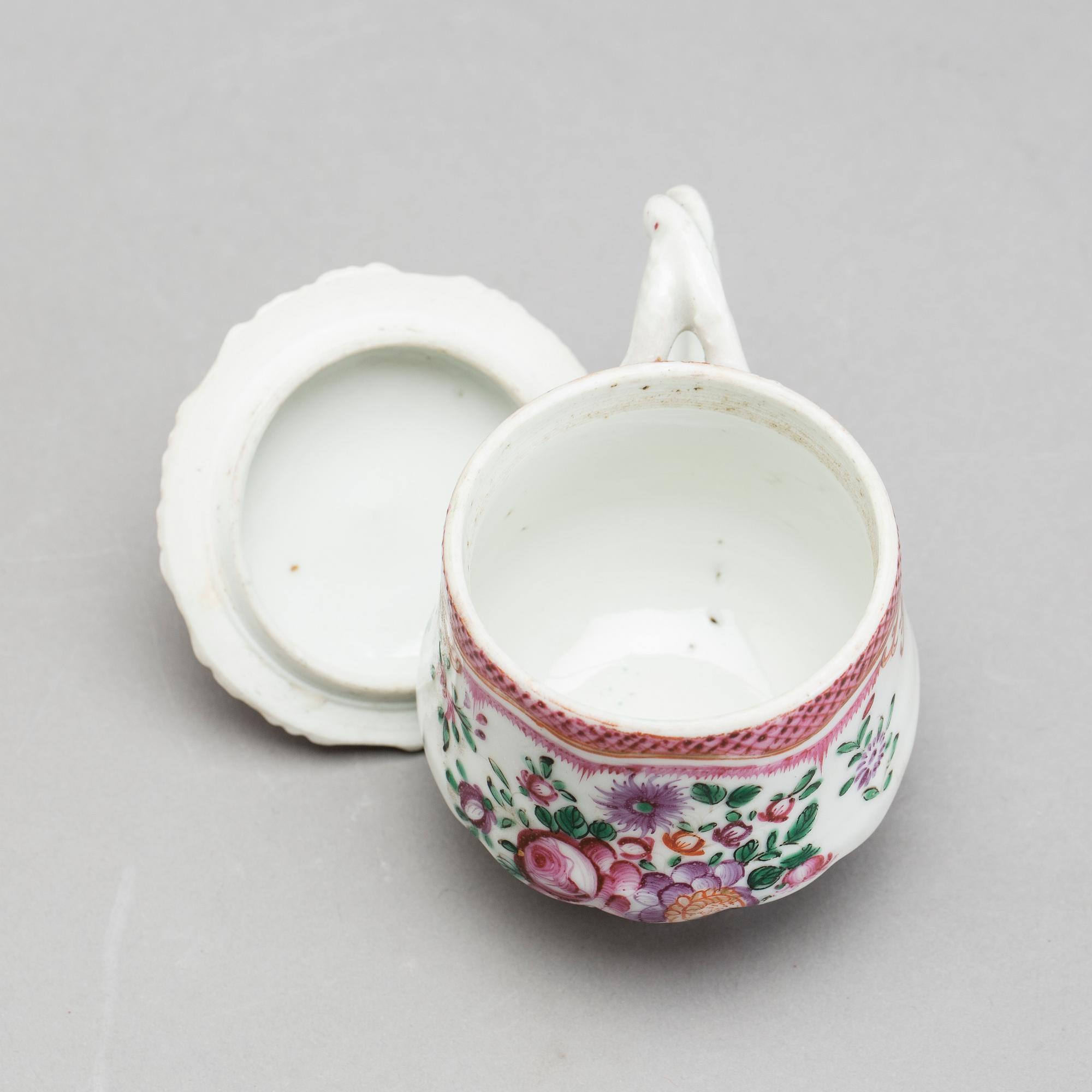 CREMEKOPP, porslin, Qingdynastin, Kina. 1700-tal.