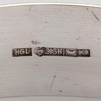 Holger Lindström, armring, cabochonslipade ametister, silver, Helsingfors 1963.